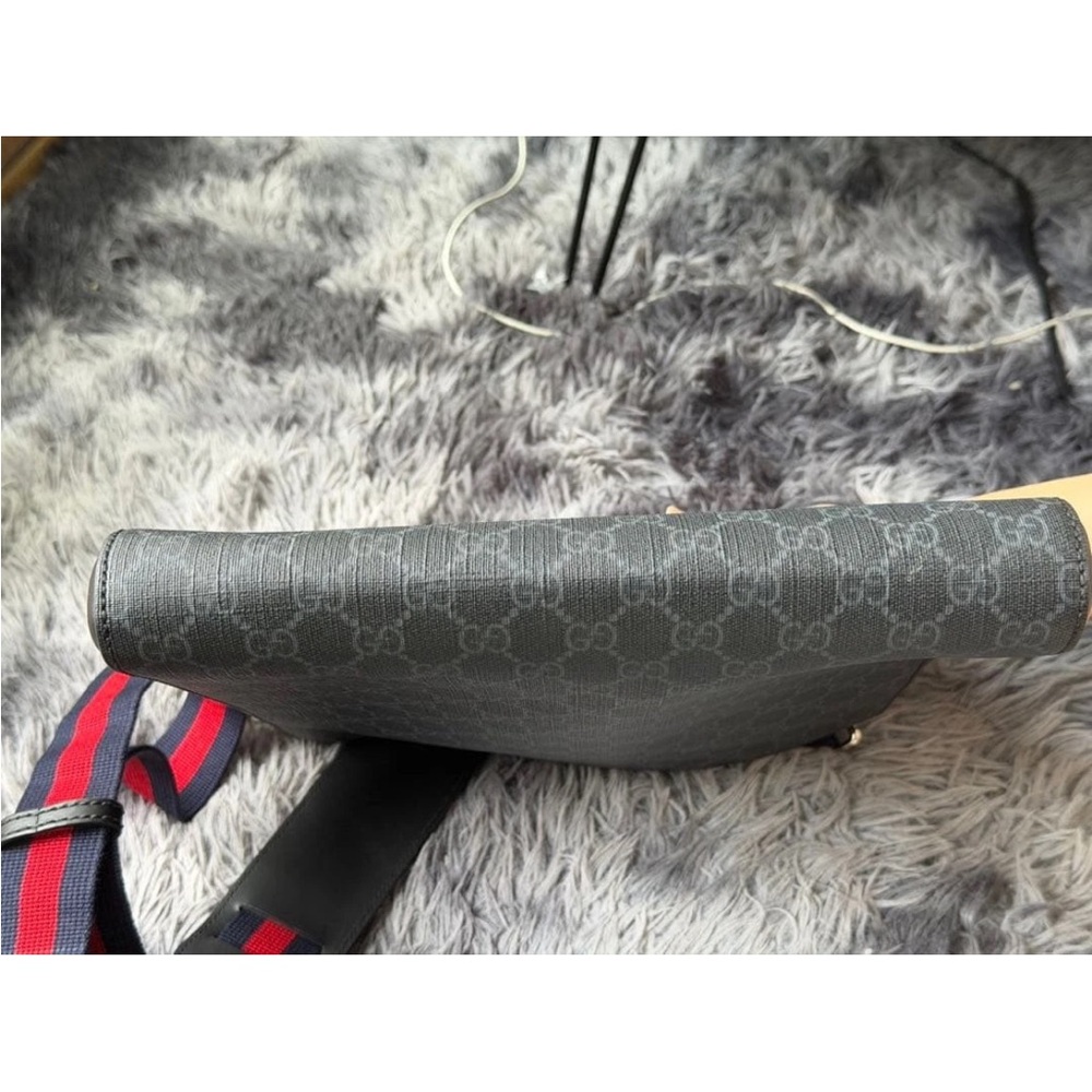 Gucci Gray Messenger Bag with Red and Blue Strap - Picture 3 of 13